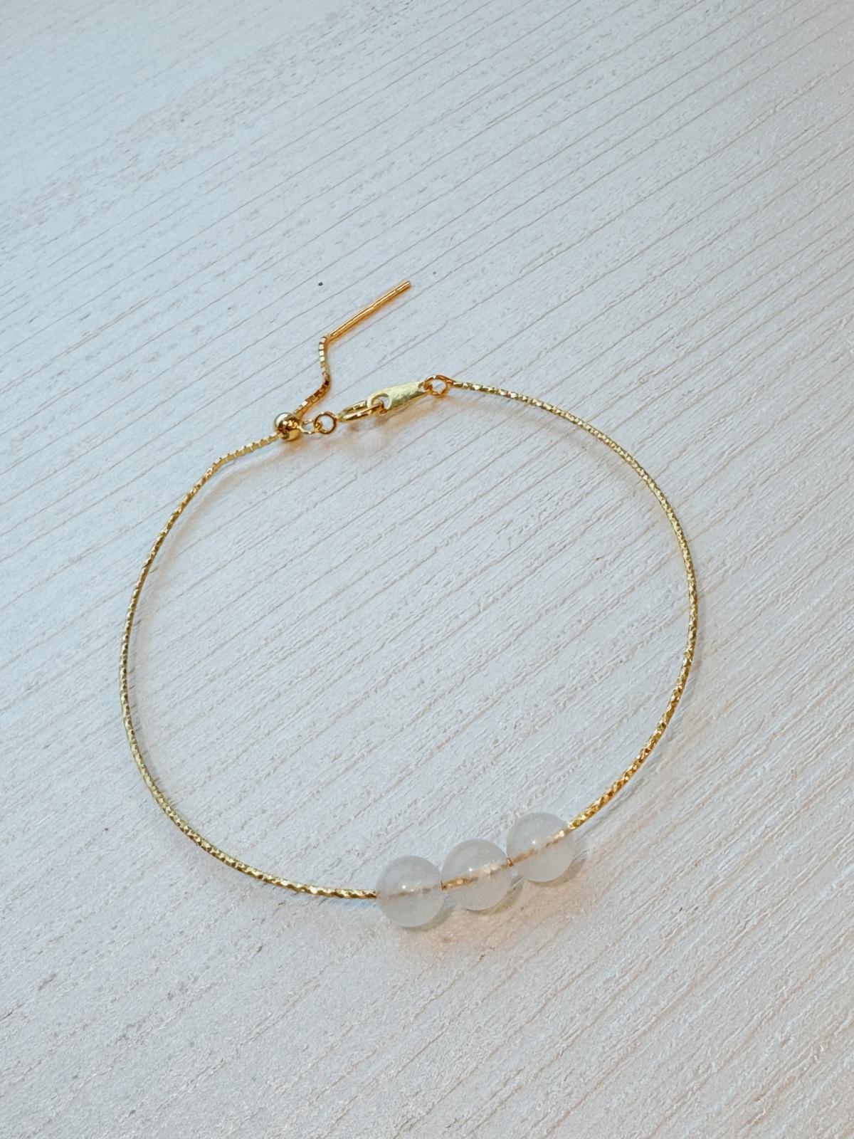 Dreamy Moonstone (beads) bracelet